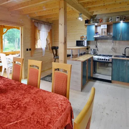 Prázdninový dům Wooden House By Ostrowieckie With Kosierzewo