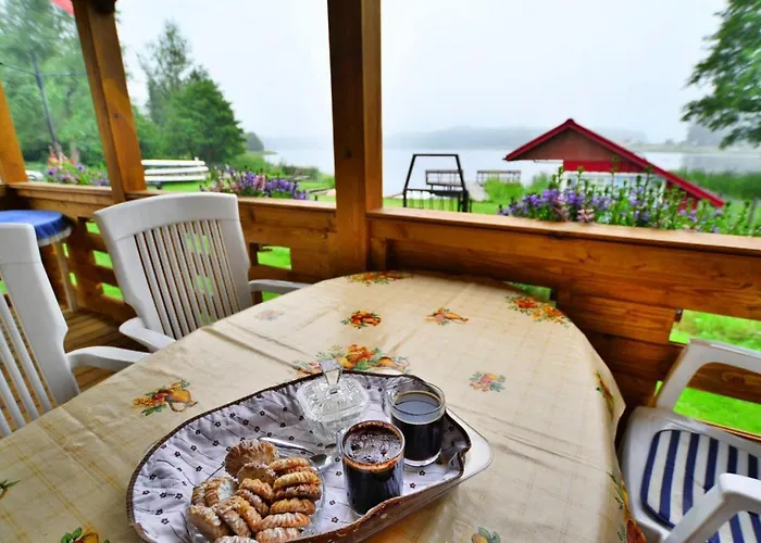 Wooden House By Ostrowieckie With Σπίτι διακοπών Kosierzewo